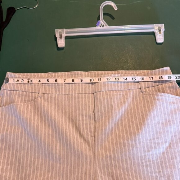 Pennigtons Size 20 Gray and White Stripe Pants - Picture 2 of 9